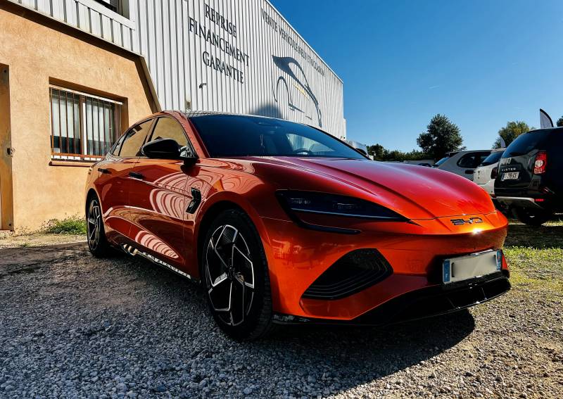 covering ur une voiture électrique dans le var